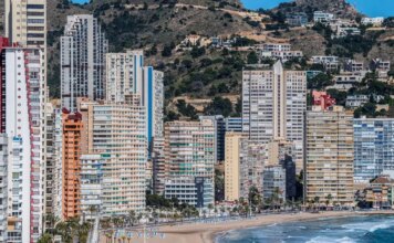 España toma una decisión importante de 'crisis' como advirtieron los turistas del Reino Unido