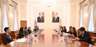 El primer ministro de Azerbaiyán analiza las oportunidades de cooperación con el presidente del Congreso de los Diputados de España